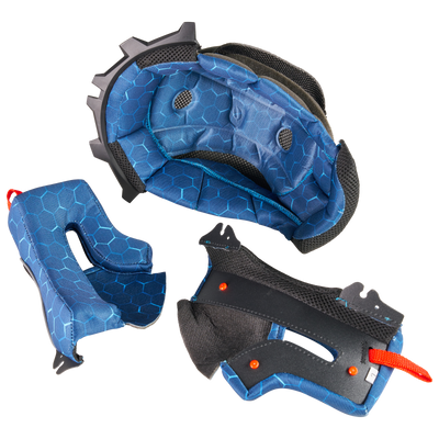 Der Kini Red Bull MX3 Liner & Cheek Pads von Kini Red Bull besteht aus drei herausnehmbaren, blauen Pads mit Hex-Muster, schwarzem Netz und orangefarbenen Verschlüssen auf weißem Hintergrund.