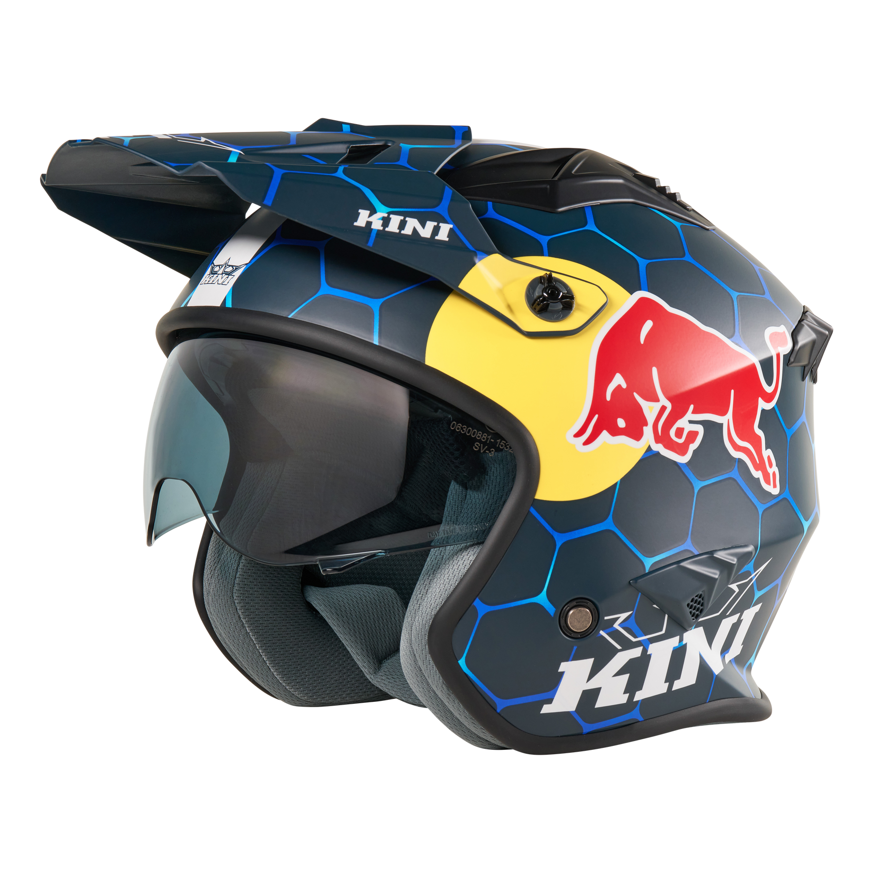 Seitenansicht des KINI RED BULL XDR 1.0 Helm von Mission Kini, ein blauer Motocross-Helm mit sechseckigem Muster, Red Bull-Logo, getöntem Visier, Sonnenschirm und "KINI"-Branding.